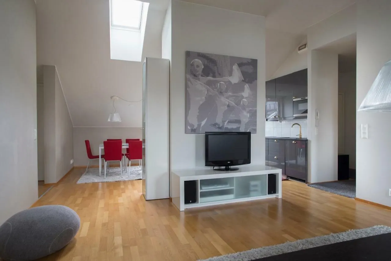 2Ndhomes 2Br City Center Penthouse With Balcony And Sauna Helsinki Appartamento