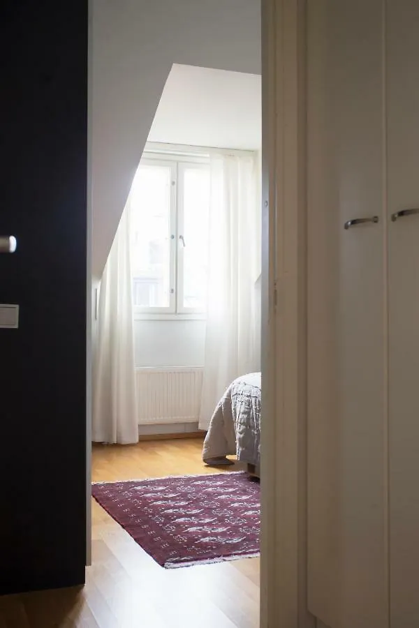 2Ndhomes 2Br City Center Penthouse With Balcony And Sauna Helsinki