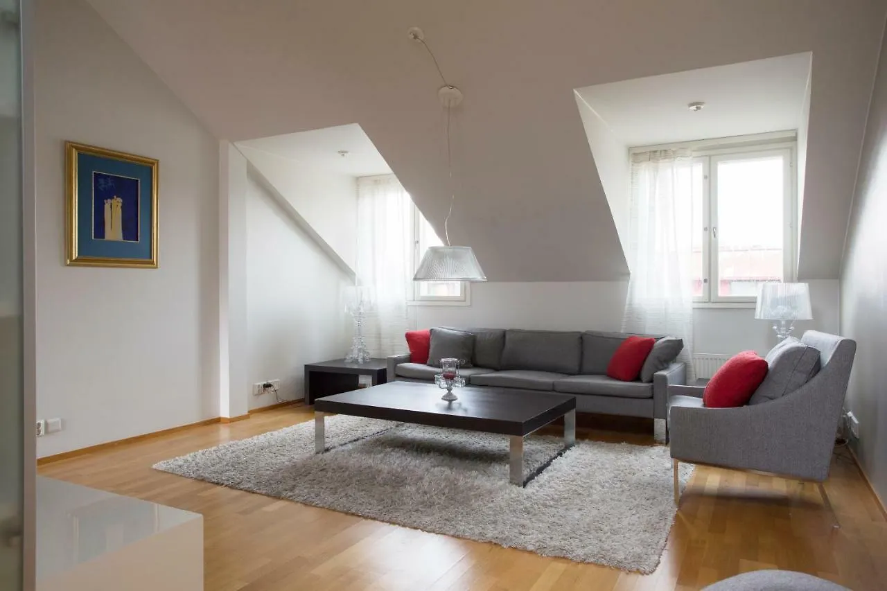 2Ndhomes 2Br City Center Penthouse With Balcony And Sauna Helsinki